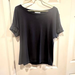 NWOT-Republic brand women’s cute navy t-shirt